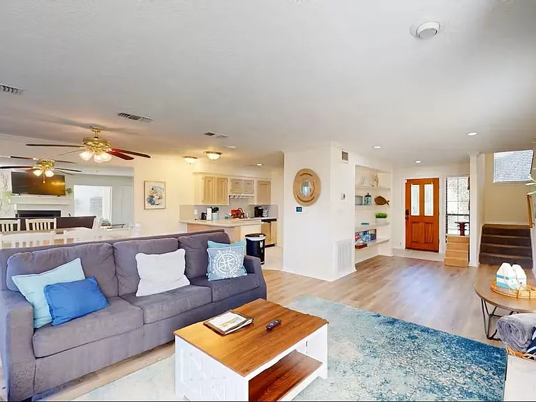 3935 Knollcrest Dr — Photo 12