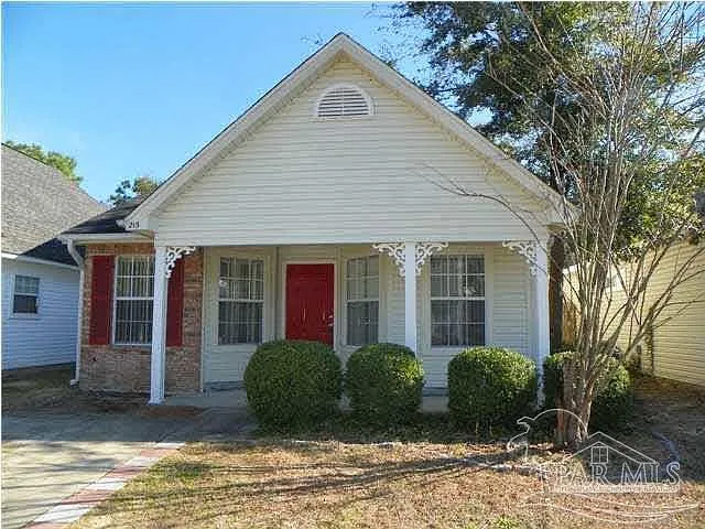 215 Wildflower Ln — Photo 2