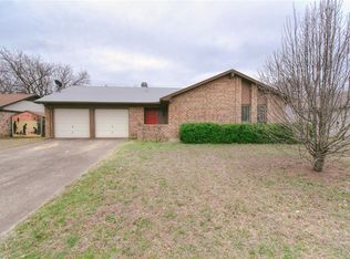 1804 Briar Run, Benbrook, TX 76126