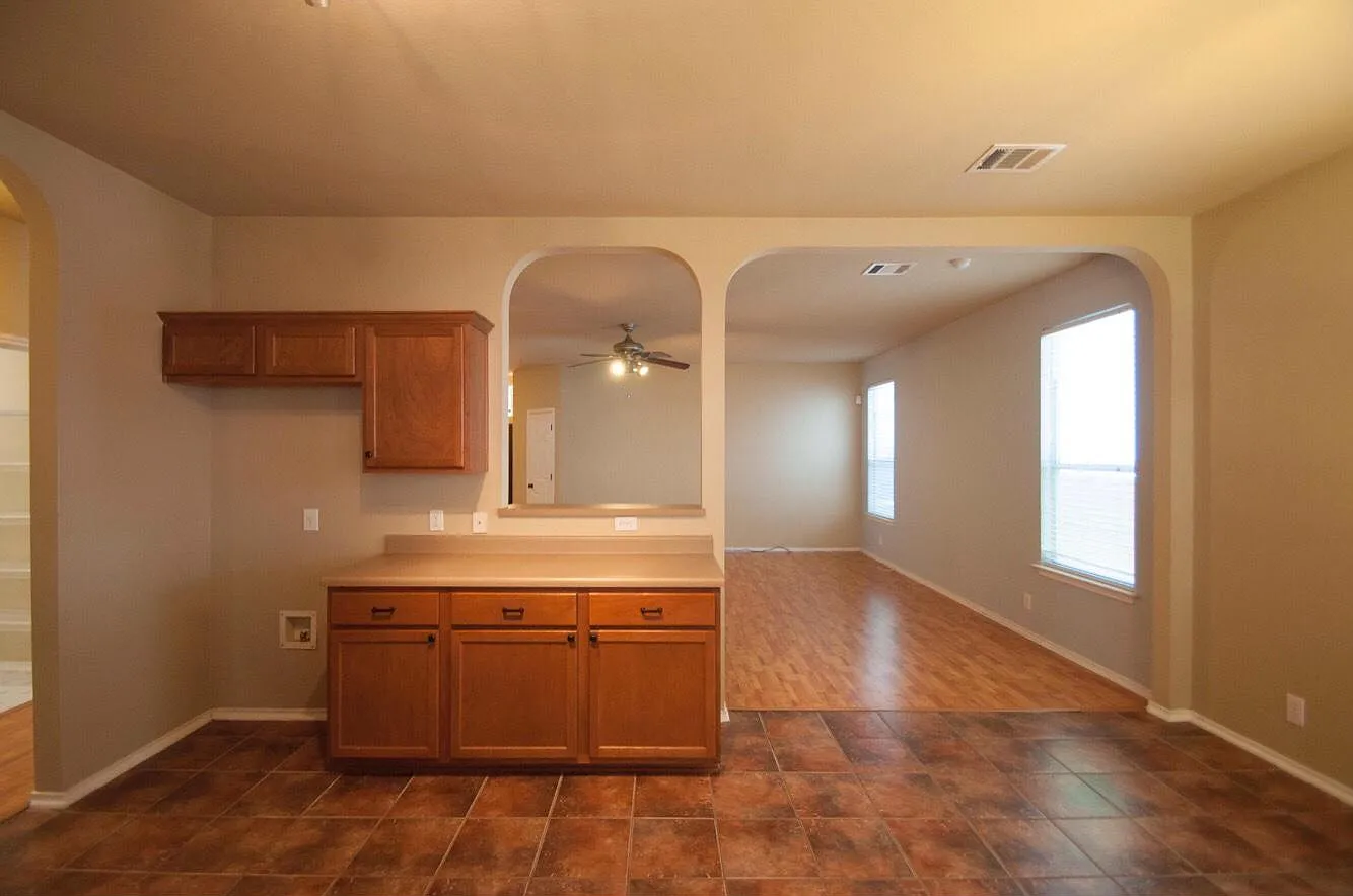 3 bed, 1579 sqft, $1,795 — Photo 4