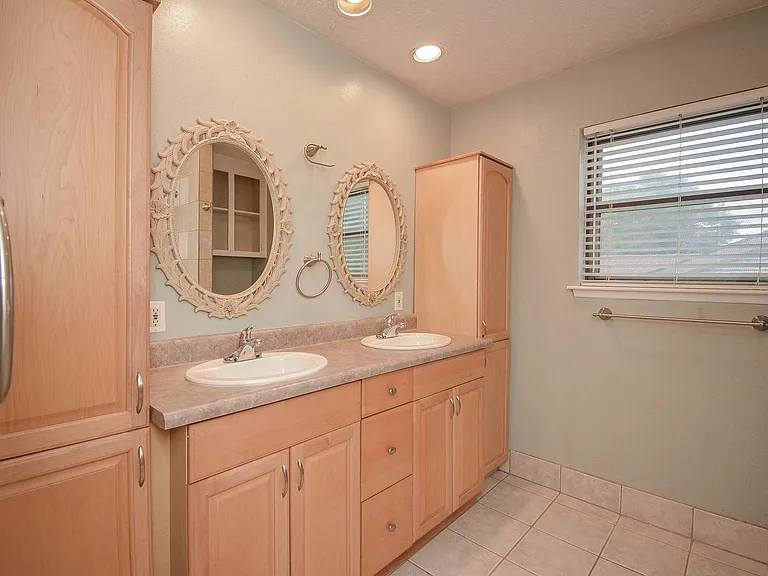 21318 Park Valley Dr — Photo 44