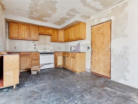 4th image of 1221 Gaudet Dr