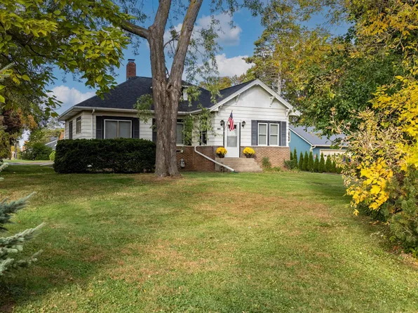 1443 Hazelwood St, Saint Paul, MN 55106