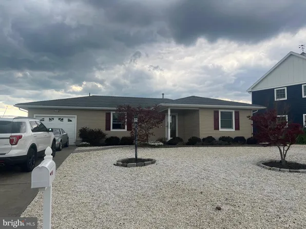 1203 Penguin Ct, Forked River, NJ 08731