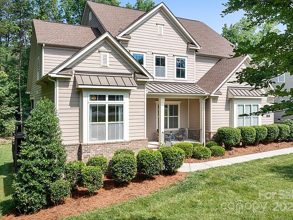 3rd image of 337 Monteray Oaks Cir