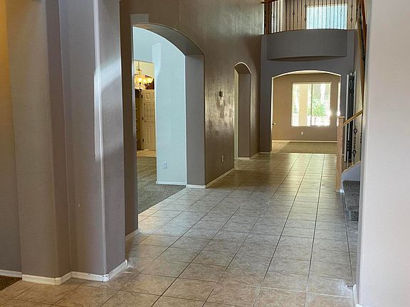 4th image of 2912 E Beechnut Pl