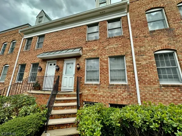 42 Elm St #38F, Summit City, NJ 07901
