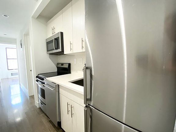 4th image of 80 Delancey St #Q2