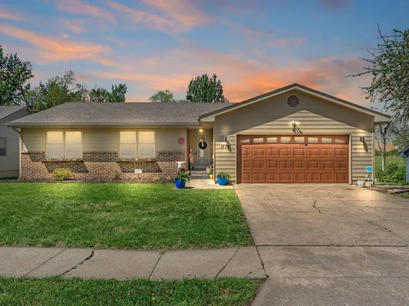 1579 SW Cheyenne Hills Rd, Topeka, KS 66604