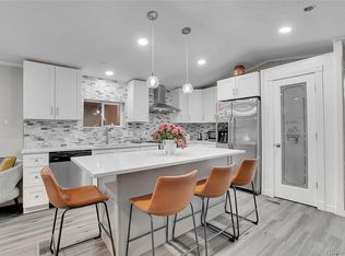 1873 Carson St #301, Aurora, CO 80011