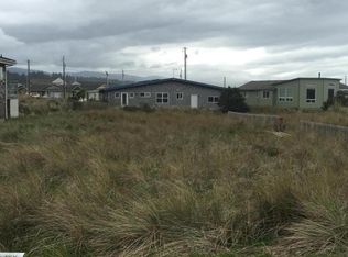 1805 NW Canal St, Waldport, OR 97394