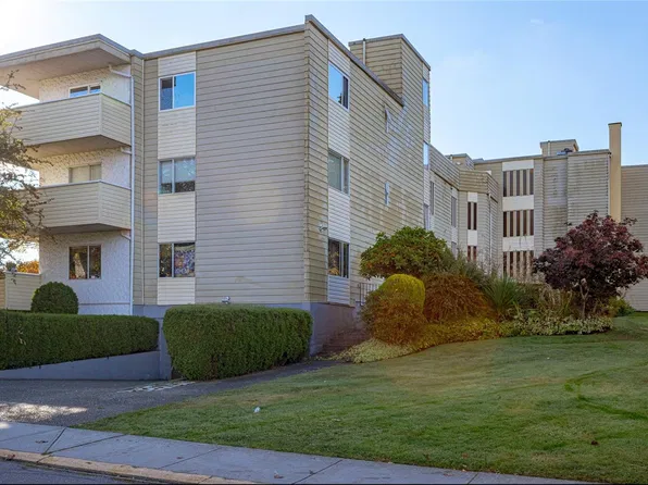 877 Ellery St #204, Esquimalt, BC V9A 4R8