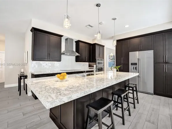 484 Cambridge Dr, Weston, FL 33326