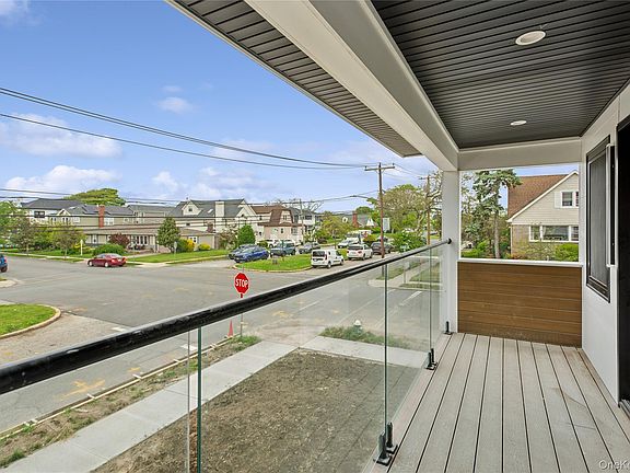 4th image of 400 E Olive Street