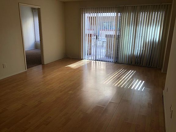 5th image of 433 N Jackson St APT 106