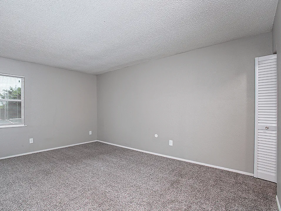 MacArthurs Lake Apartments — Photo 3