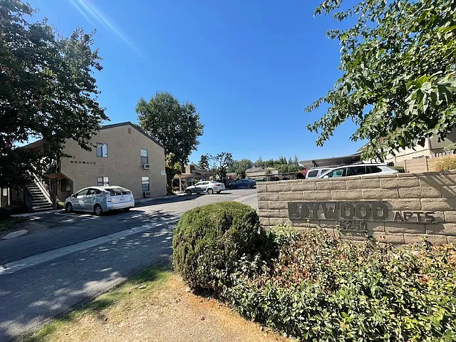Baywood Apartments — Photo 1