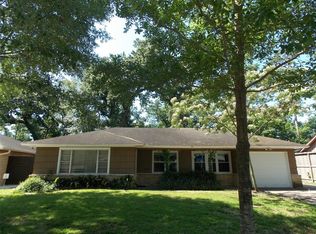 6223 Queenswood Ln, Houston, TX 77008