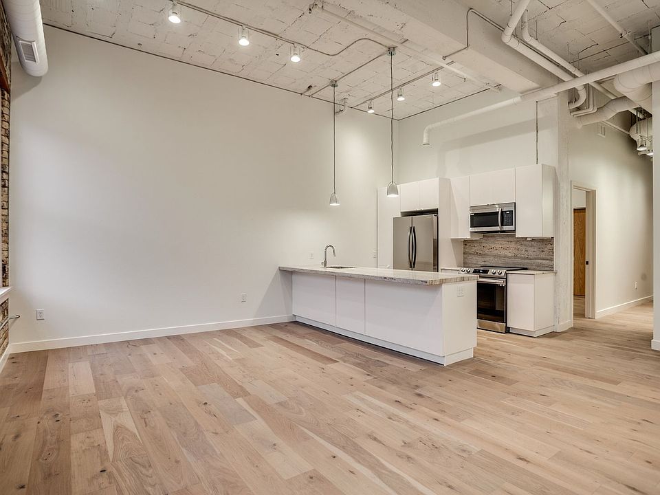 1st image of 200 2nd Ave N #10