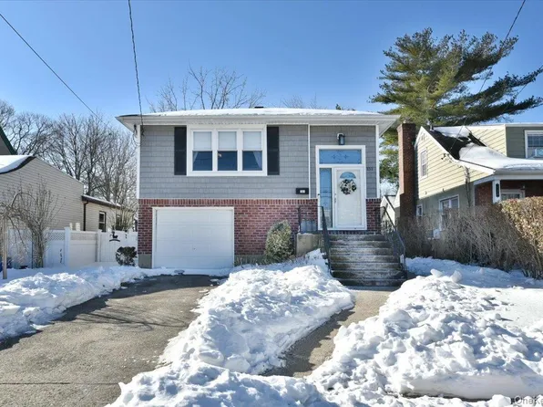 151 Norwood Avenue, Malverne, NY 11565