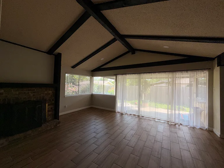 726 Ravencroft Dr — Photo 9