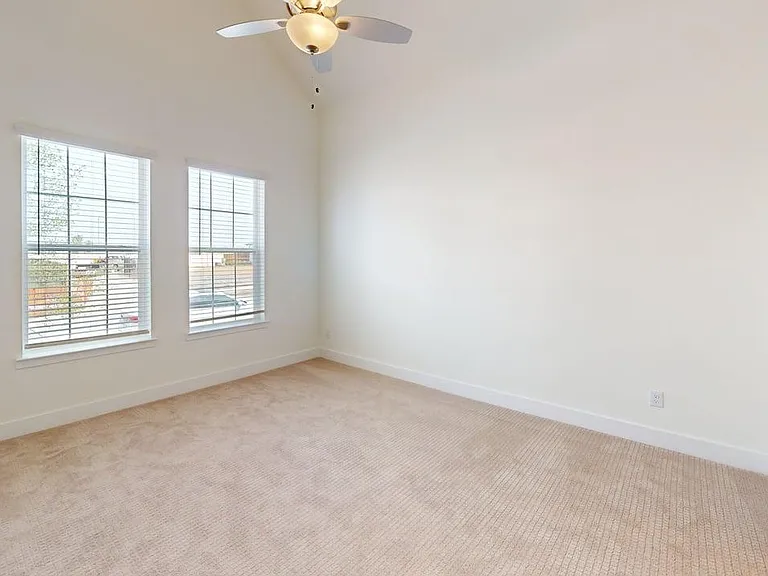 7033 Lathrop Ln — Photo 13