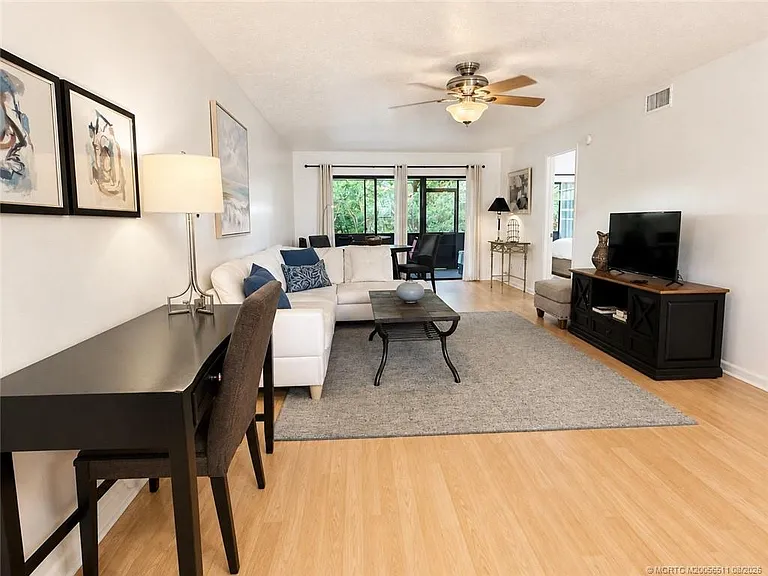 615 Oleander St #103 — Photo 3