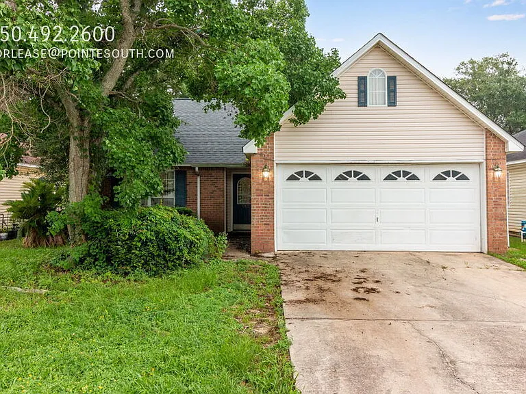 917 Claeven Cir — Photo 1