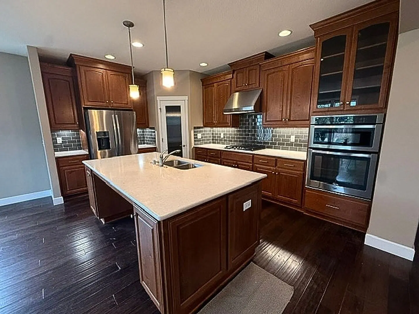 Custom Home In Pristine Neighborhood! — Photo 2