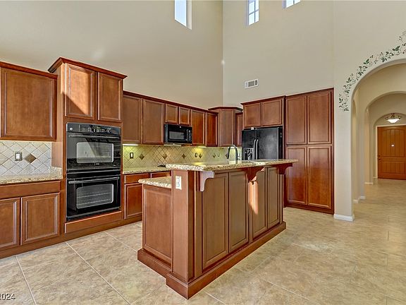 4th image of 8963 Oceanside Slopes Ave