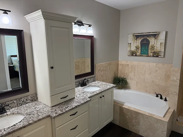 592 N Hills Ct — Photo 52