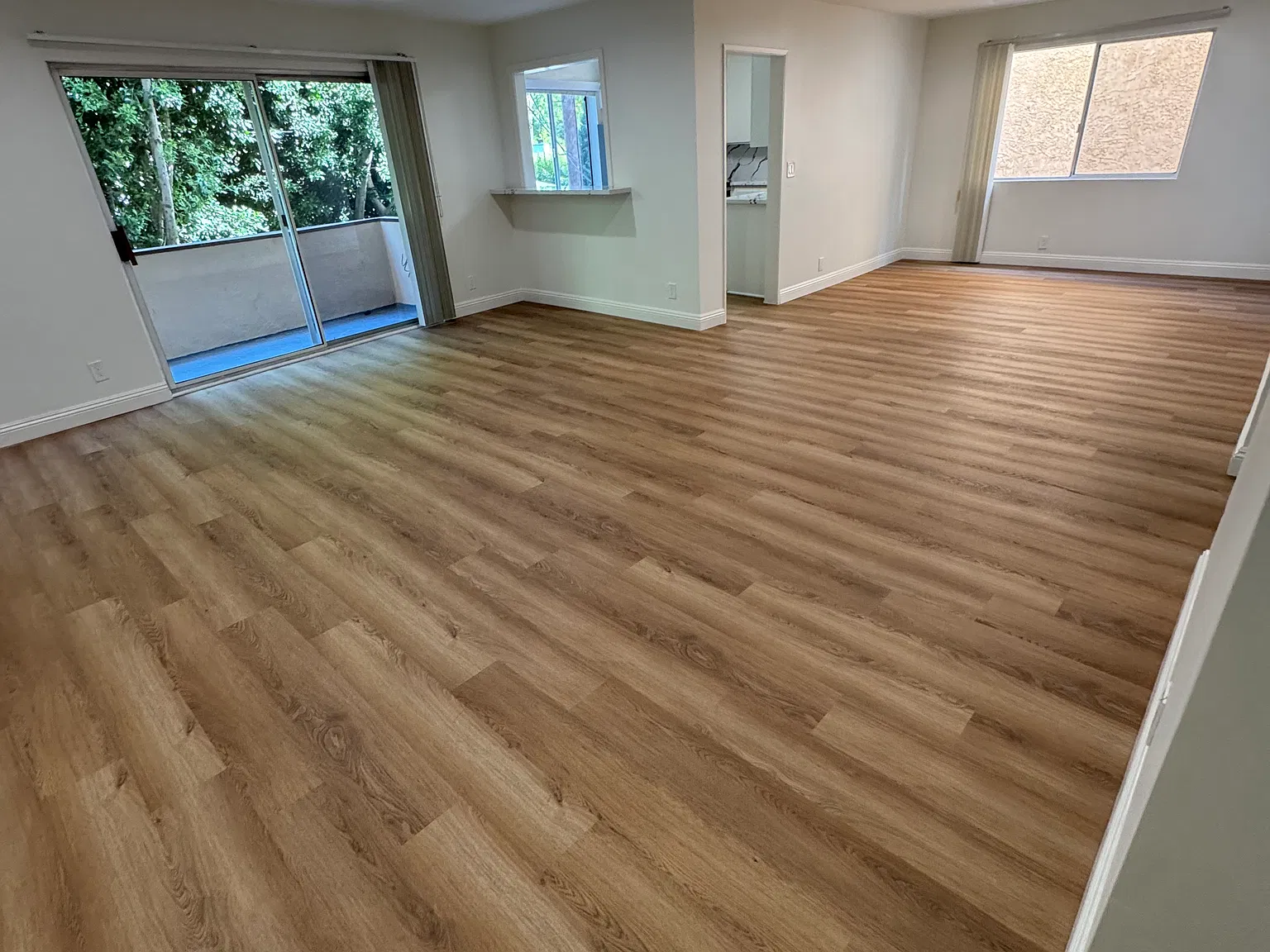 2 bed, 1100 sqft, $3,400 — Photo 2