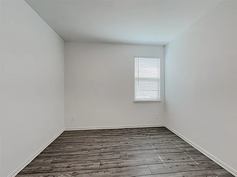 629 Fitzroy Ln — Photo 5