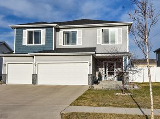 3118 26th St S, Moorhead, MN 56560