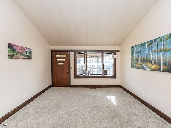 4th image of 794 Finwood Ct