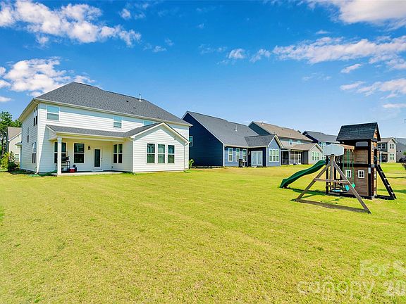 5th image of 251 Boxelder Rd