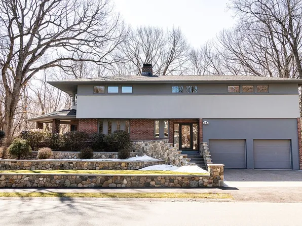 49 Solomon Pierce Rd, Lexington, MA 02420