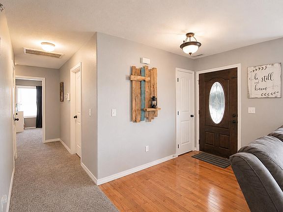 3rd image of 209 Sparrow Lane