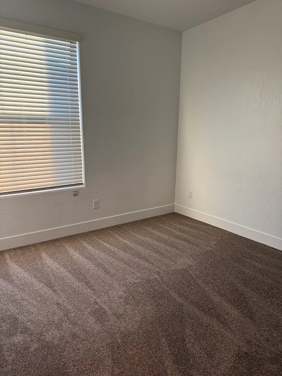 Building Photo - 417 W Mahogany Ln