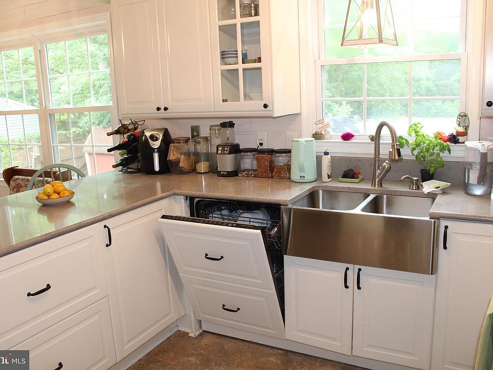 1st image of 5407 Lee White Ln