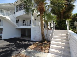 450 SW 9th St #3, Boca Raton, FL 33432