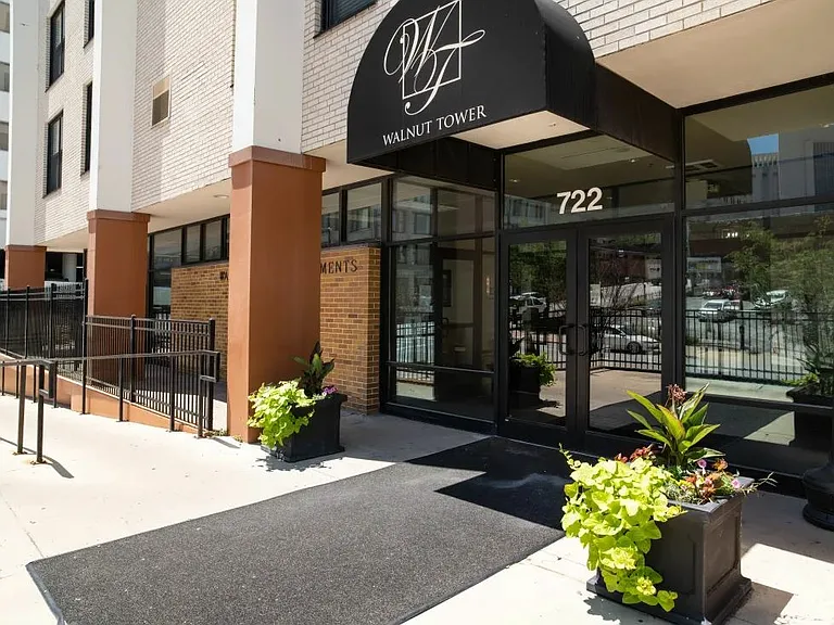 Walnut Tower Apartments — Photo 8