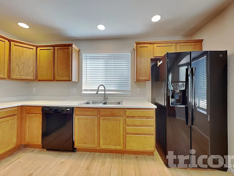 16565 Humboldt St — Photo 6