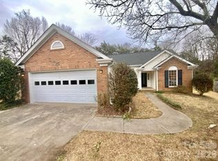 2326 Linda Lou Ct, Charlotte, NC 28213