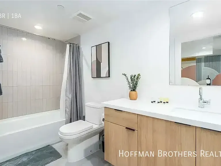 216 N Coronado St #1/2 — Photo 2