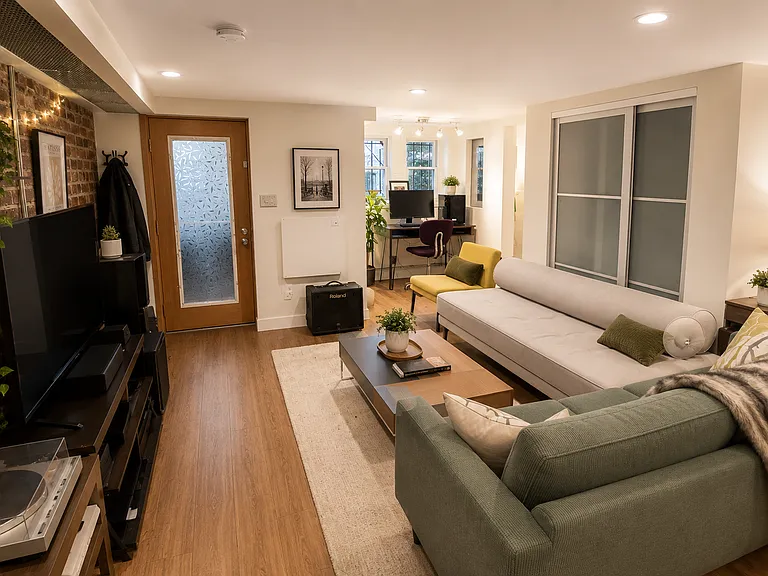 1457 Chapin St NW #B — Photo 2