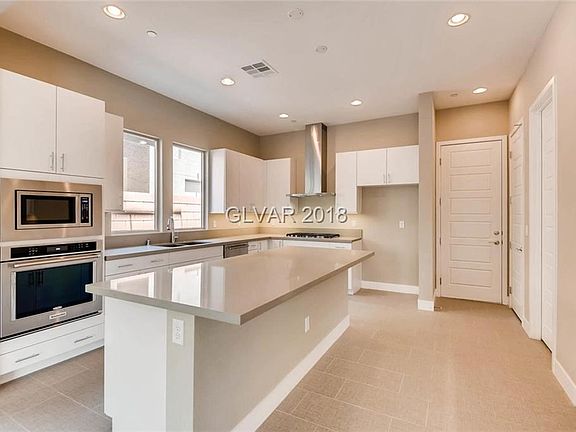 4th image of 1257 Venue St #103