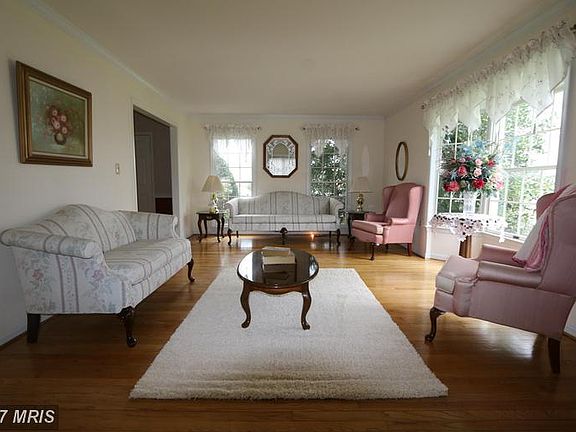 2nd image of 19304 Heritage Ln