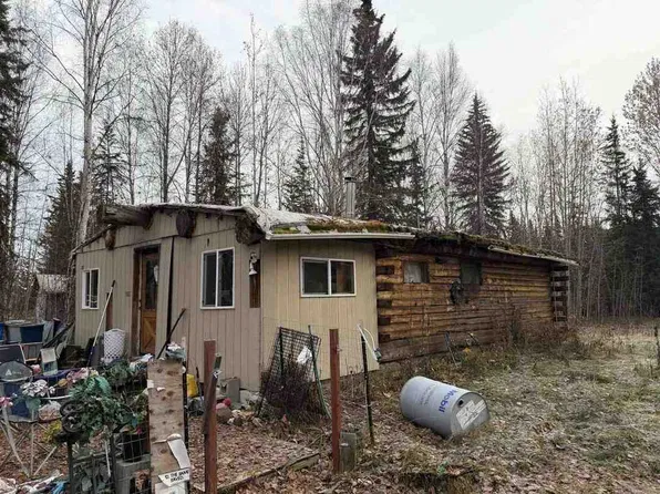 1908 Koonz Dr, North Pole, AK 99705