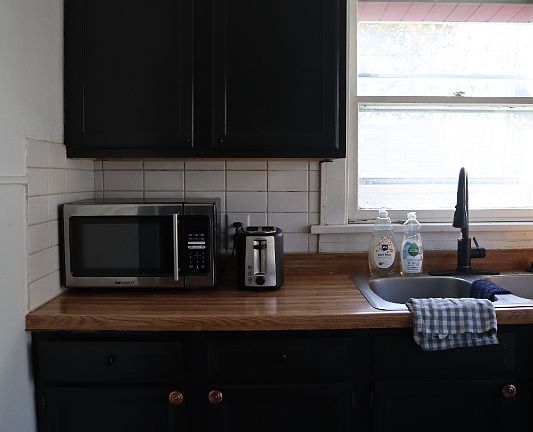 2nd image of 1247 Hubbard Ave #2
